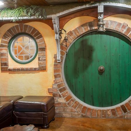 The Hobbit House, Fantasy Comes Home! Russellville Exterior photo