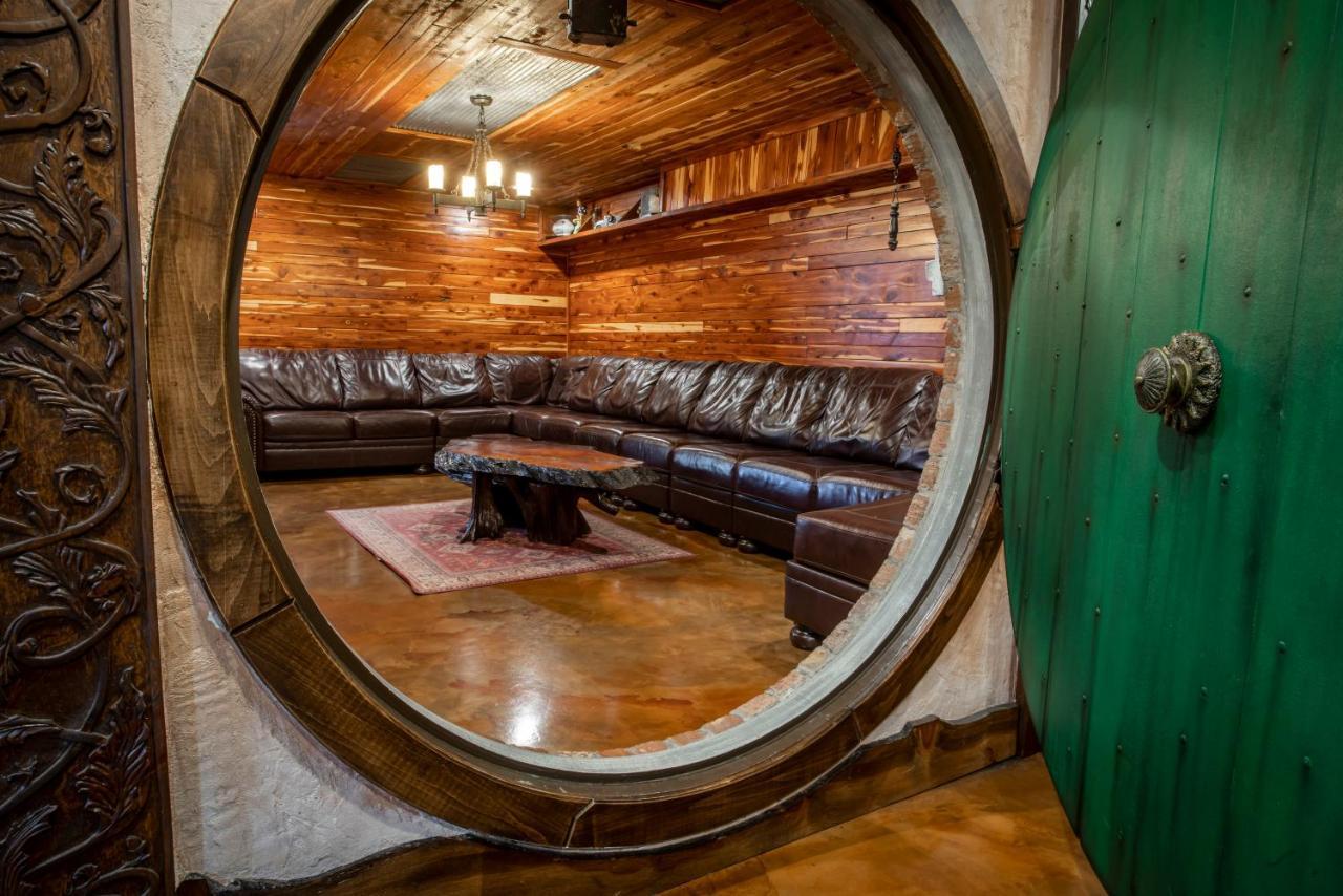 The Hobbit House, Fantasy Comes Home! Russellville Exterior photo