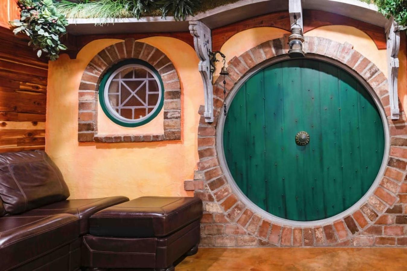 The Hobbit House, Fantasy Comes Home! Russellville Exterior photo
